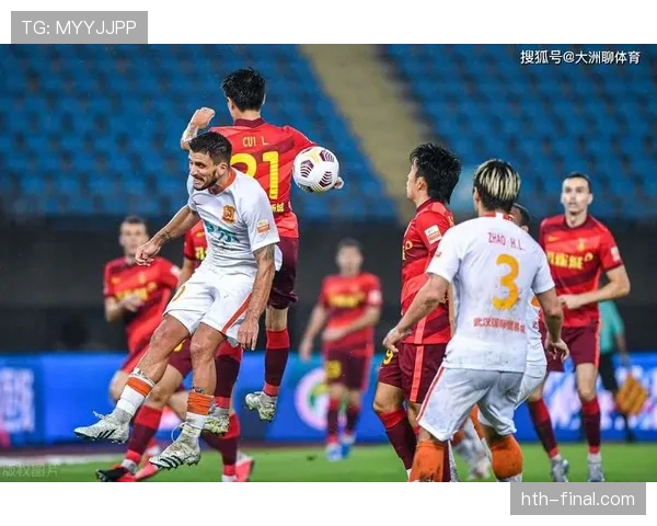 挪威队球迷“北欧雄狮”激情四溢，展现足球氛围与魅力